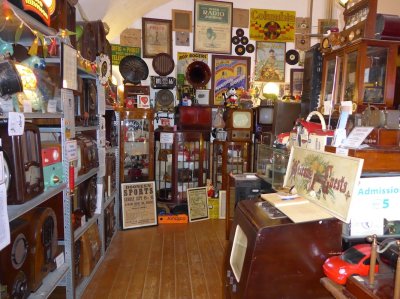 Hurdy Gurdy Radio Museum room with antiques